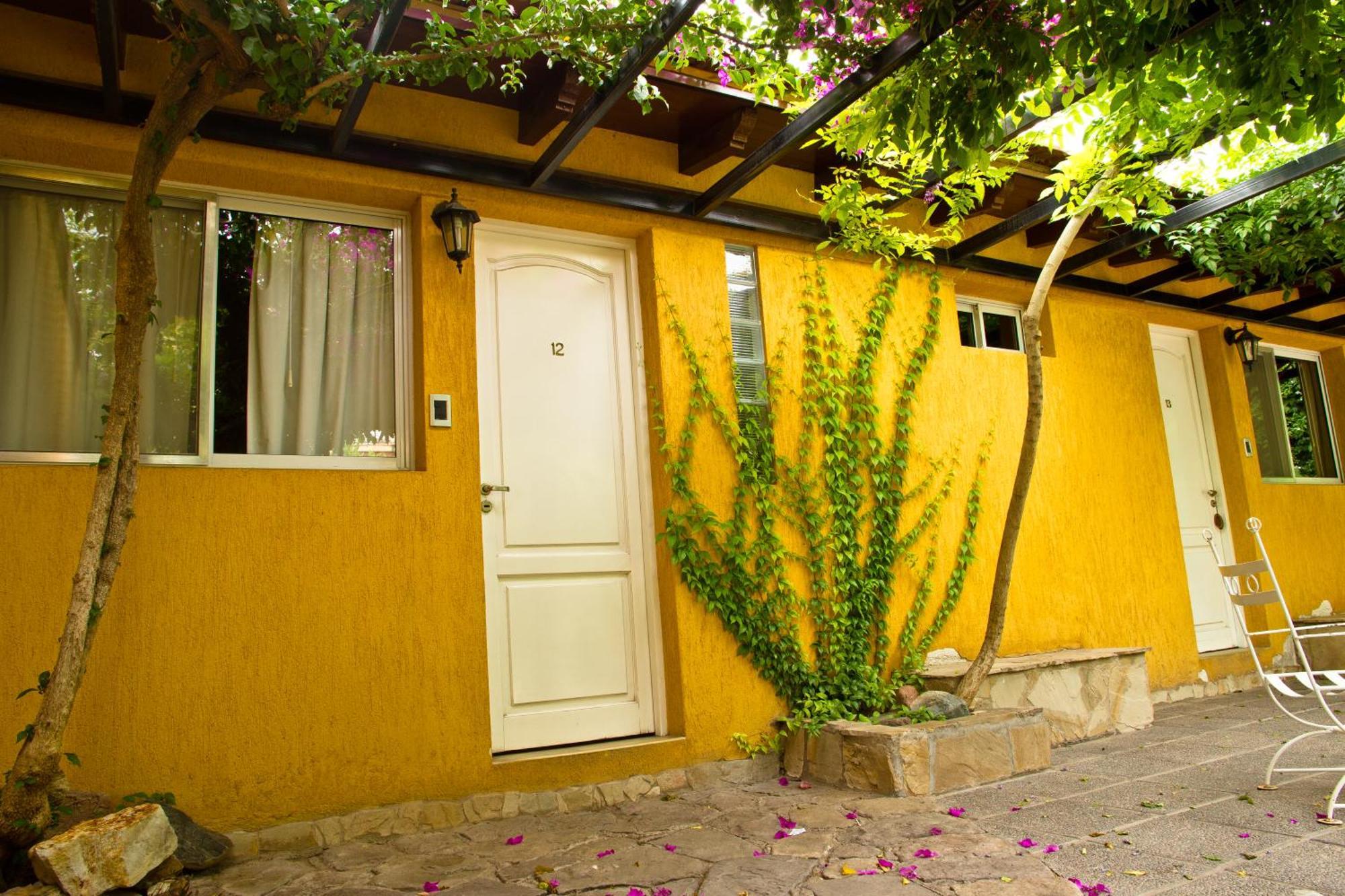Alamo Hostel & Suites Мендоса Экстерьер фото